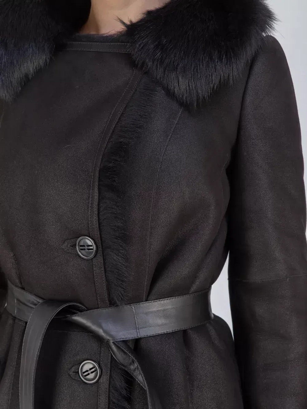 Дубленка зимняя натуральная с капюшоном длинная и теплая