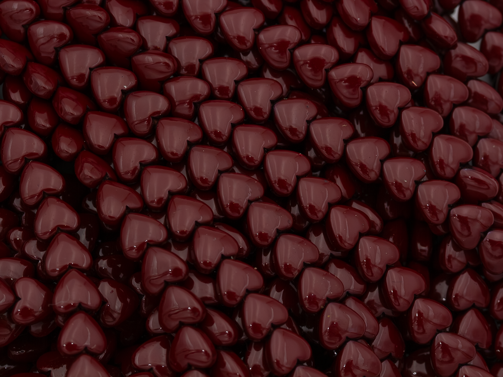 Нить гематитовых бусин "Спелая вишня", сердце 6мм