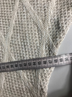 Джемпер Ostin светлого оттенка, маркировка S, на 44 размер