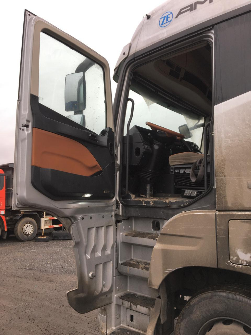 Foton AUMAN 4x2 Седельный тягач EST A 1846 AMT (Дизельный, 11,8 л, АТ, 470 л.с.)
