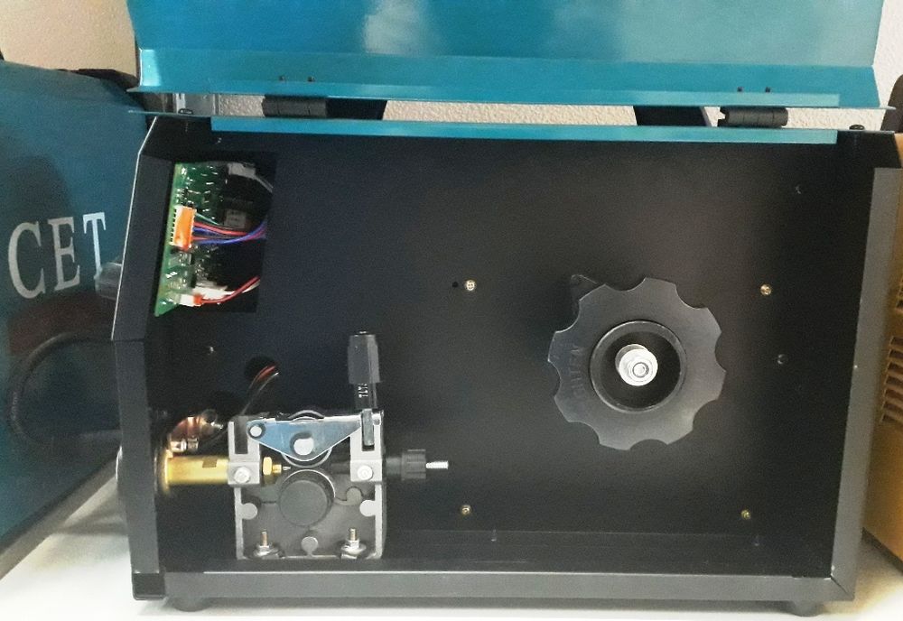 Инверторный сварочный аппарат для полуавтоматической сварки СЕТ MIG/TIG/MMA 200А-5 (с дисплеем); CET