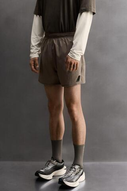 ZARA ЛЕГКИЕ БЕГОВЫЕ ШОРТЫ 5'', ПЕСОЧНЫЙ