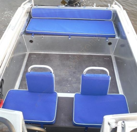 Алюминиевая моторная лодка RusBoat 43 JET под подвесной водомёт