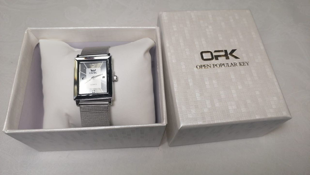 Часы наручные мужские кварцевые серебристо-голубые