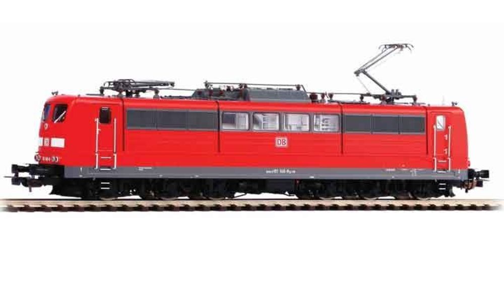 Электровоз BR 151 DB AG VI, красный с разъемом для декодера PluX22