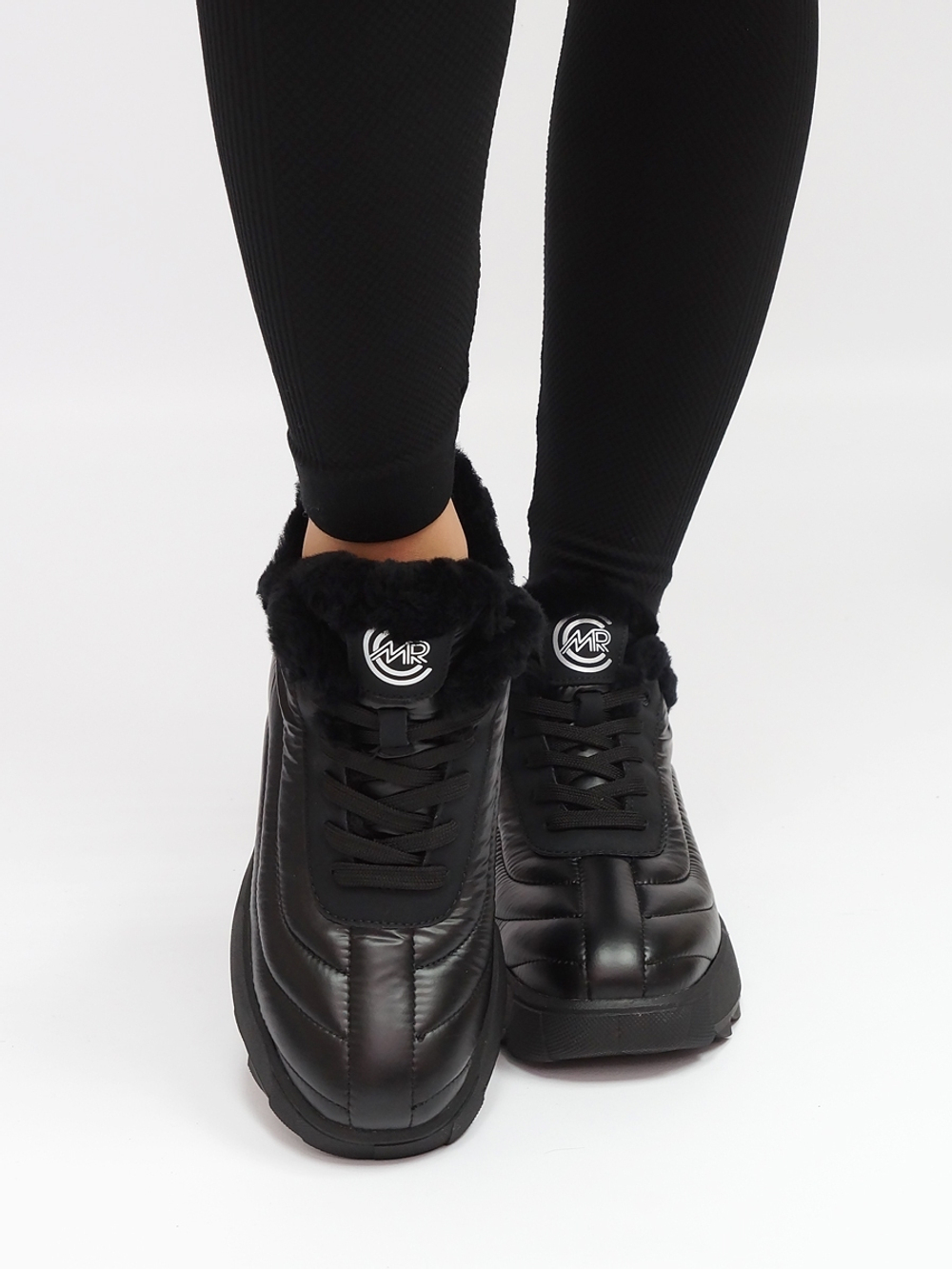 Кроссовки женские зимние