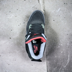 Nike Air Jordan 4 • Black/Red