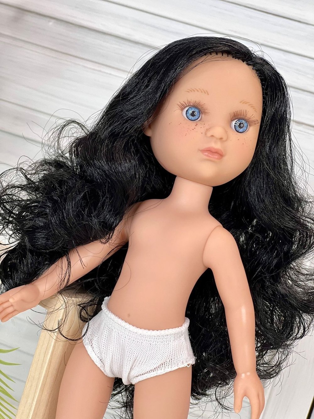 Кукла BERJUAN виниловая 35см Ева без одежды (2834)