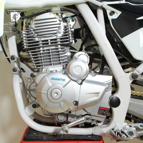 Мотоцикл кроссовый эндуро AVANTIS FX 250 LUX (PR250/172FMM-5, ВОЗД.ОХЛ.) ПТС