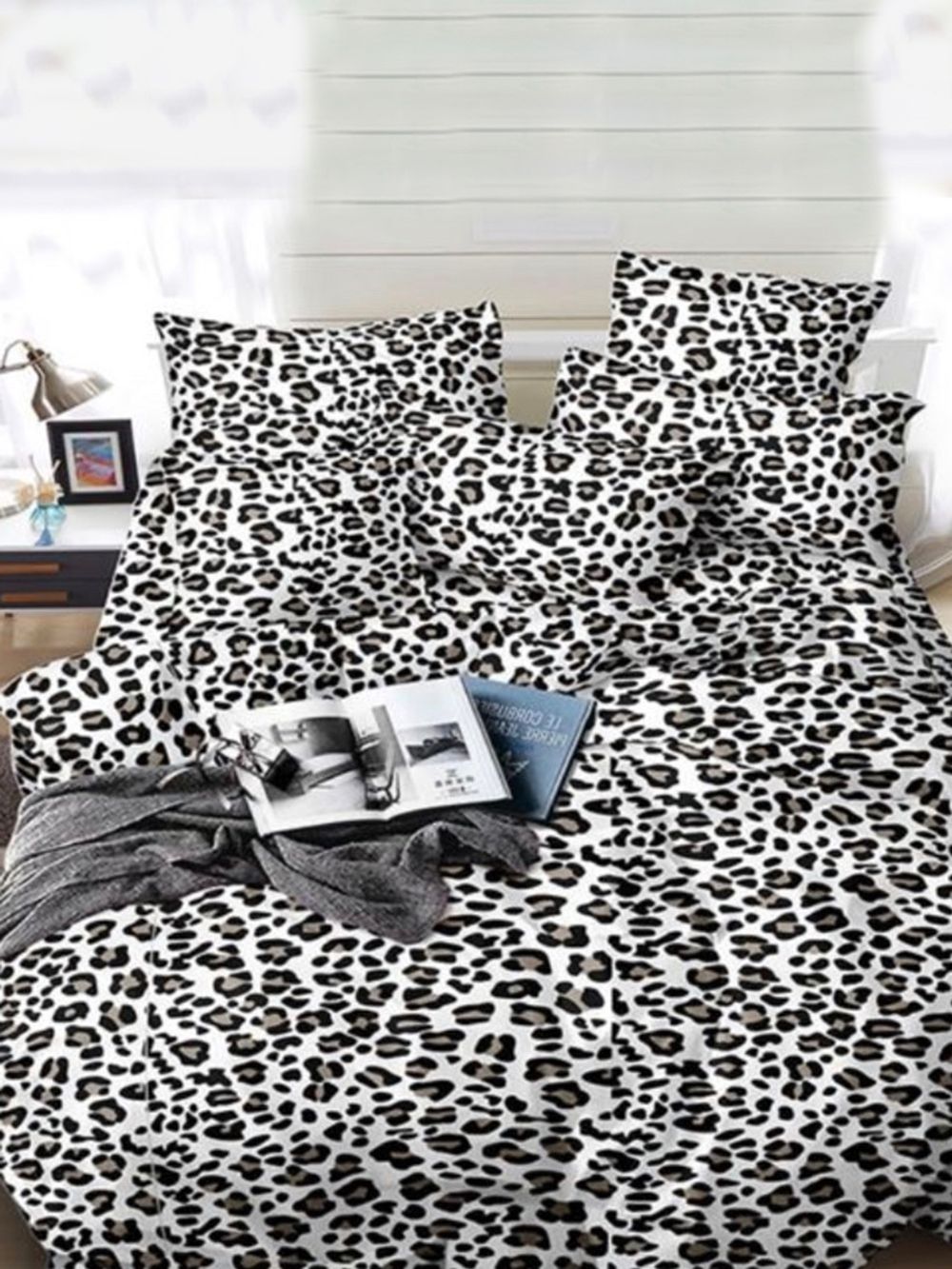 Простынь Simple House "Panther (полисатин)" 240х215 см