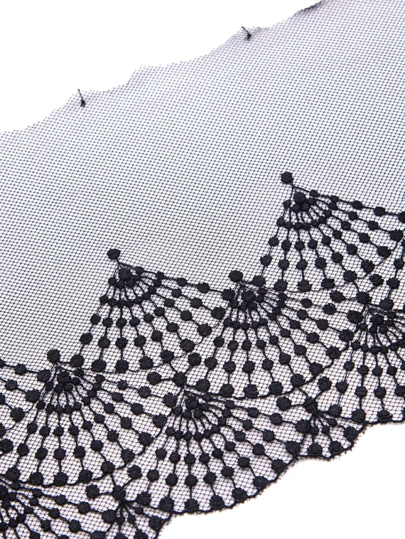 05-148 ОПТ Вышивка на неэл. сетке 19 см, черный