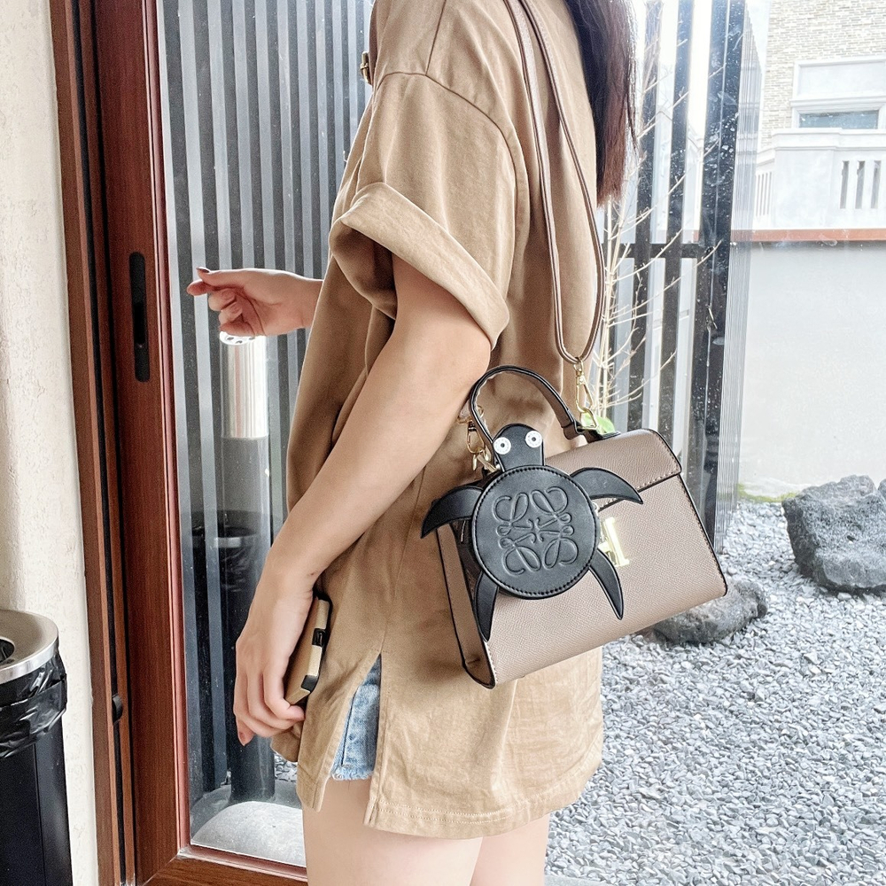 Loewe Turtle Cookie Pouch