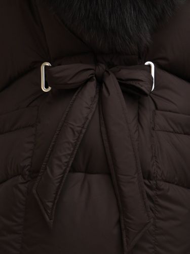 Пуховик летучая мышь шоколадного цвета с мехом