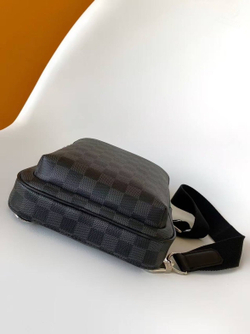 Сумка-слинг Louis Vuitton Avenue