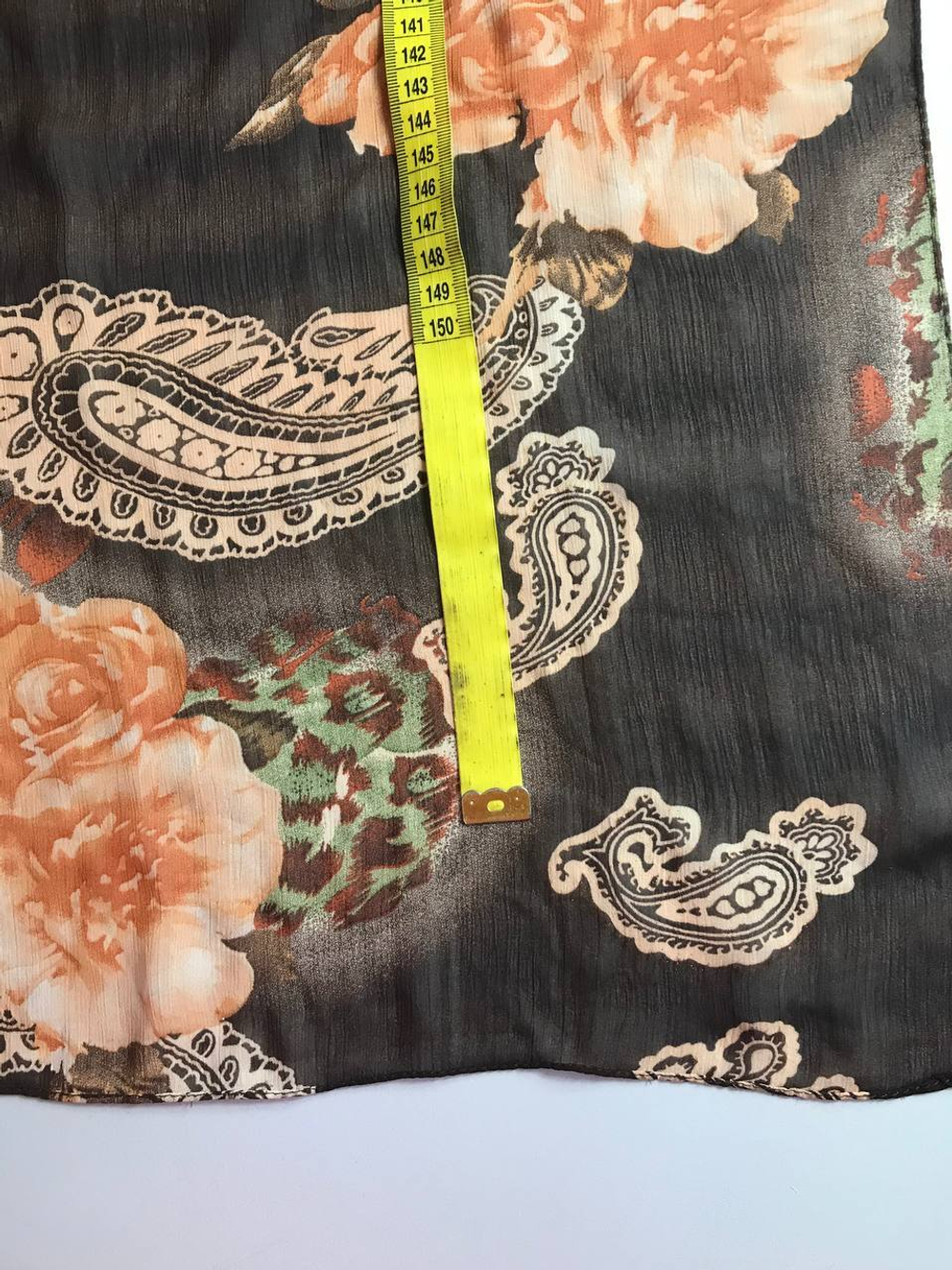 Шарф с красивым рисунком