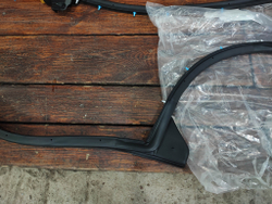 Уплотнитель двери задней правой Toyota Highlander 4 (U70) 19-нв Новое Оригинал 678710E100