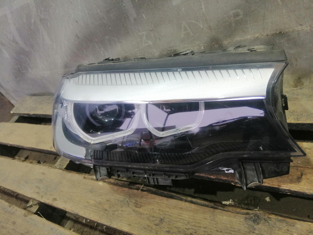 Фара правая LED целая НЕ АДАПТИВ BMW 5 (G30) Б/У Оригинал 63117214952 849911203
