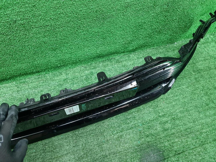 Решетка переднего бампера Toyota Camry xv70 20-нв