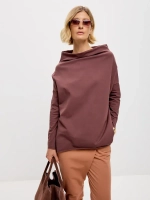 Лонгслив оверсайз с вырезом лодочка