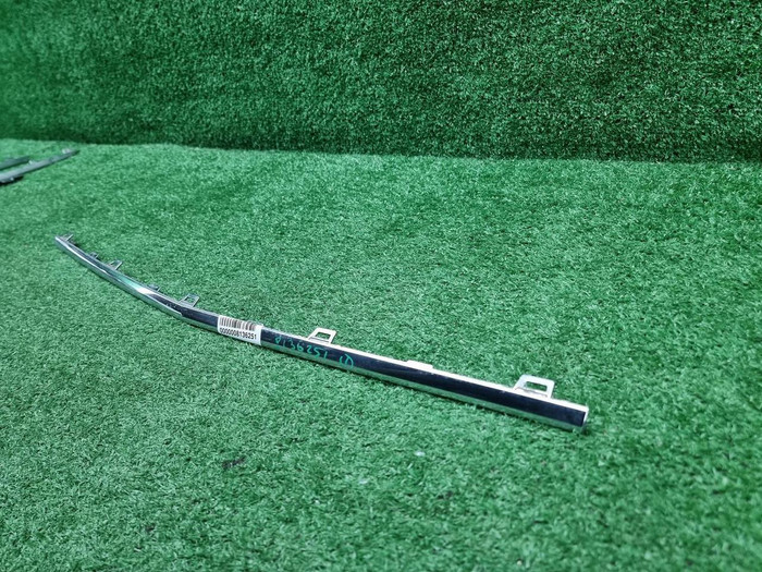 Молдинг перед. бампера Mercedes GLE V167 18-24 AMG