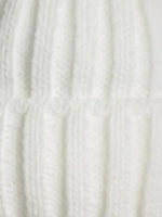 Шапка зимняя для девочки со снудом и помпонами