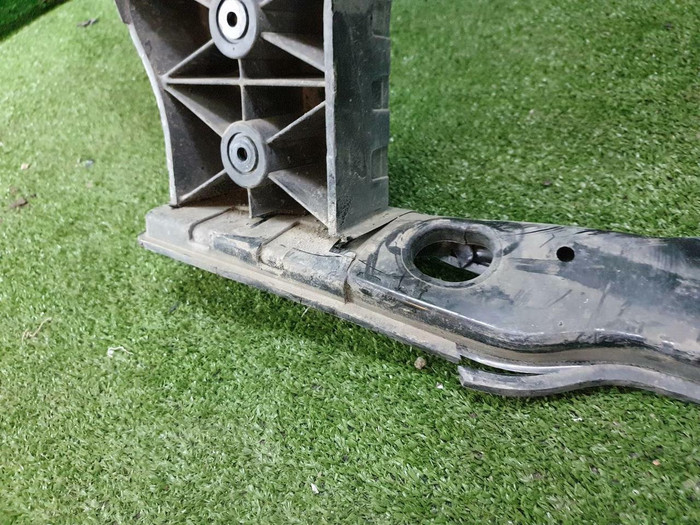 Телевизор Genesis GV70 (2020-н.в.)