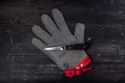 Перчатки кольчужные для вскрытия устриц