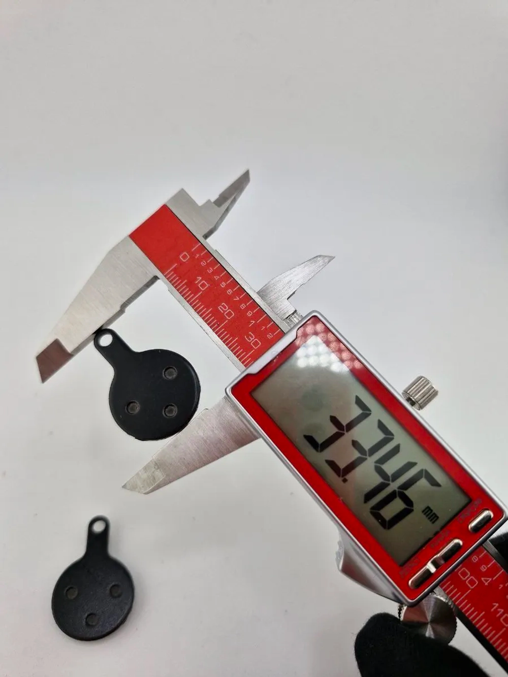 - t Тормозные колодки для велосипеда и электросамоката TP-07С