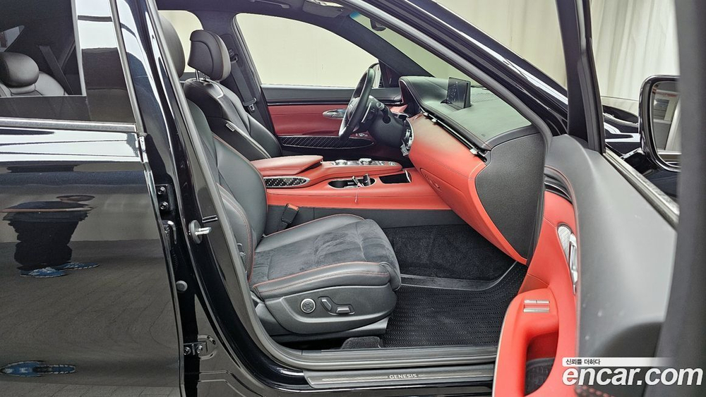 Genesis GV70 2.5T Бензин 2WD (04.2021)