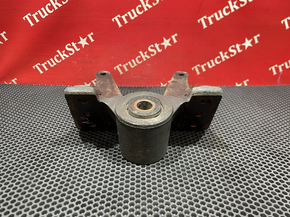 Кронштейн передней рессоры