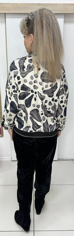 Блузон-поло с бежево-серыми мазками