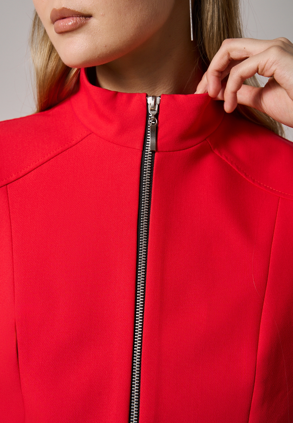 Жилет на молнии красный