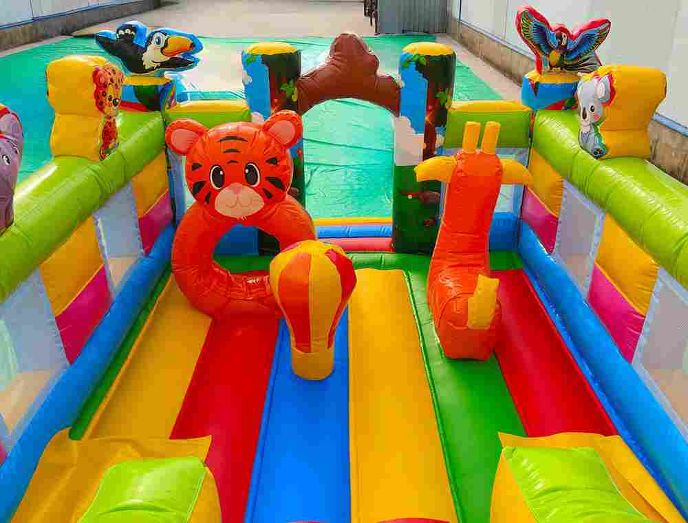 Коммерческий надувной батут «Звериная команда 2», 8*4*5 м