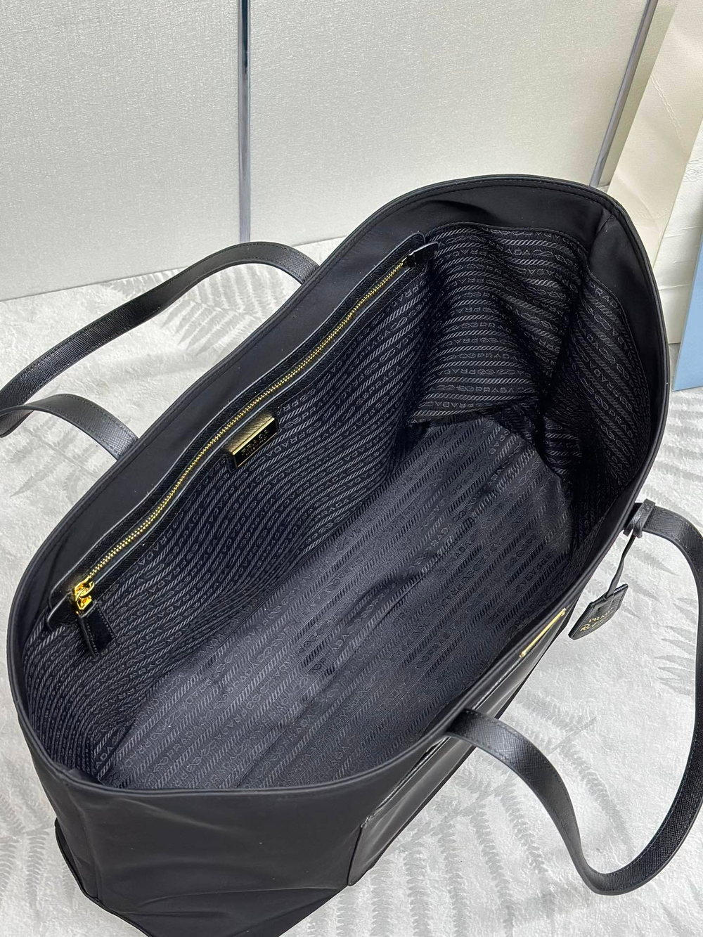 Prada Re-Edition 1978 Large Tote Bag