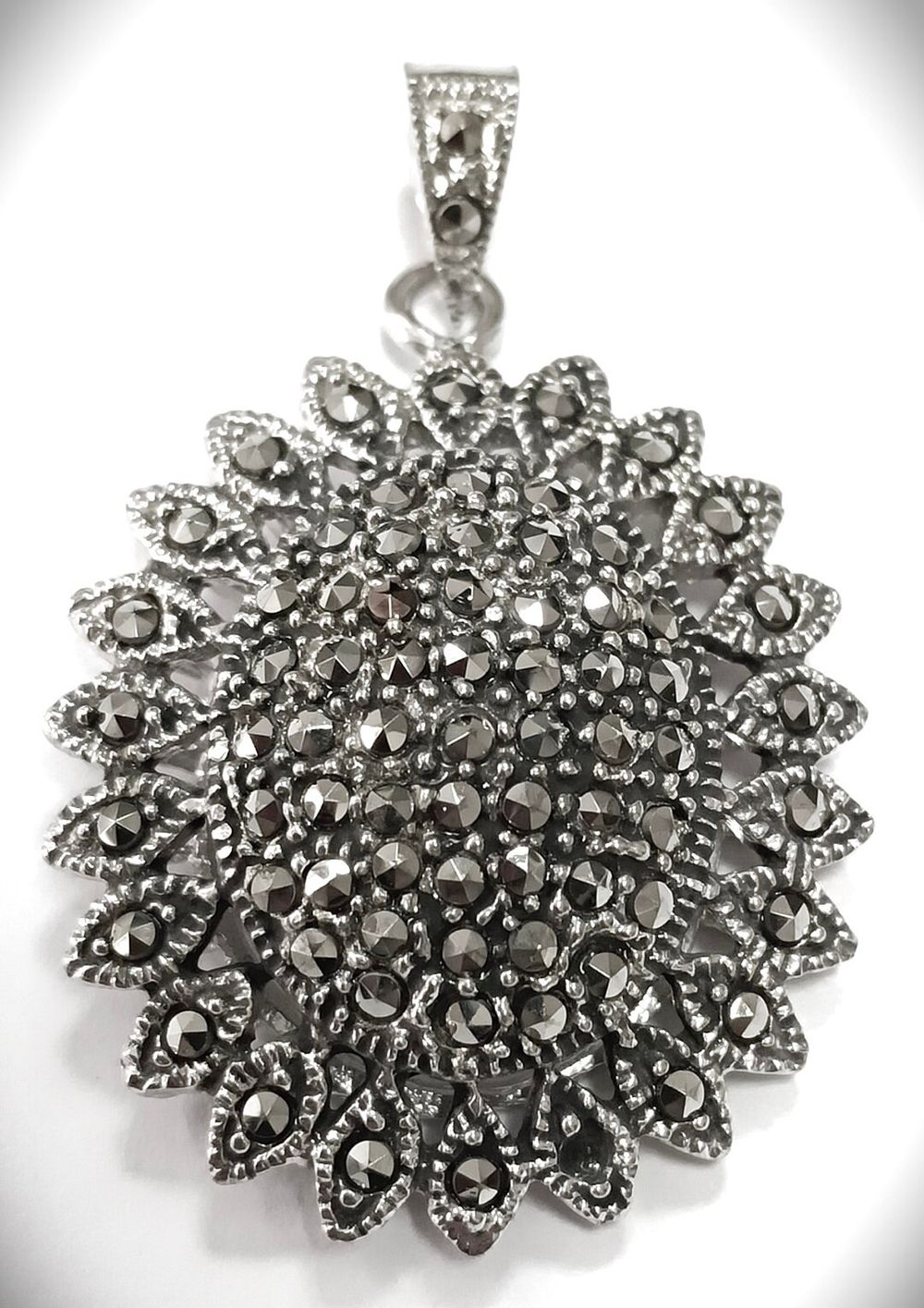 "Эстерелла" - ювелирная подвеска из серебра 925-й пробы