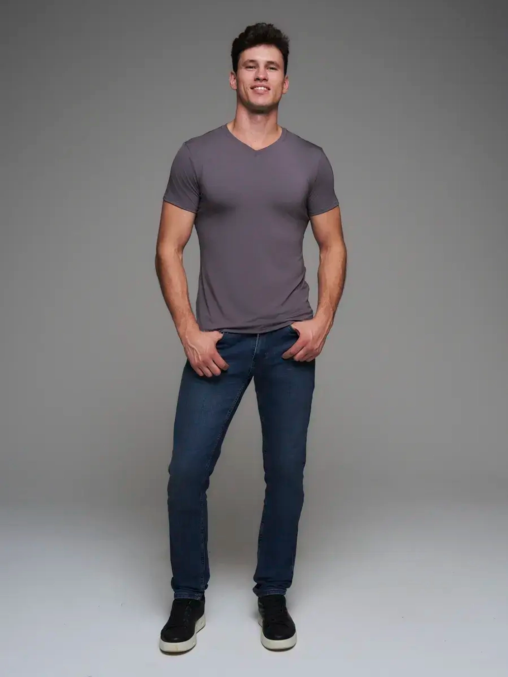 Футболка V-вырез однотонная облегающая