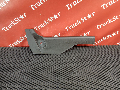 Накладка стойки салона левая