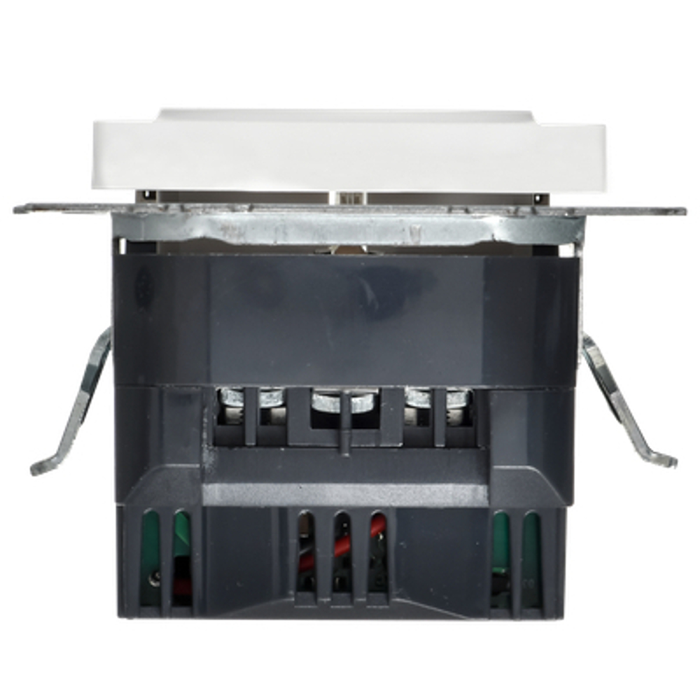 BRITE Розетка 1-местная с заземлением с защитными шторками 16А с USB A+A 5В 2,1А РЮш10-1-БрАБ арктический белый IEK