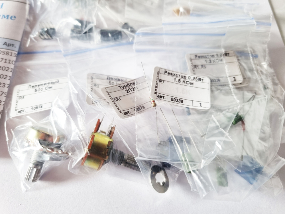 Синусоидальный НЧ генератор на микросхеме LM386