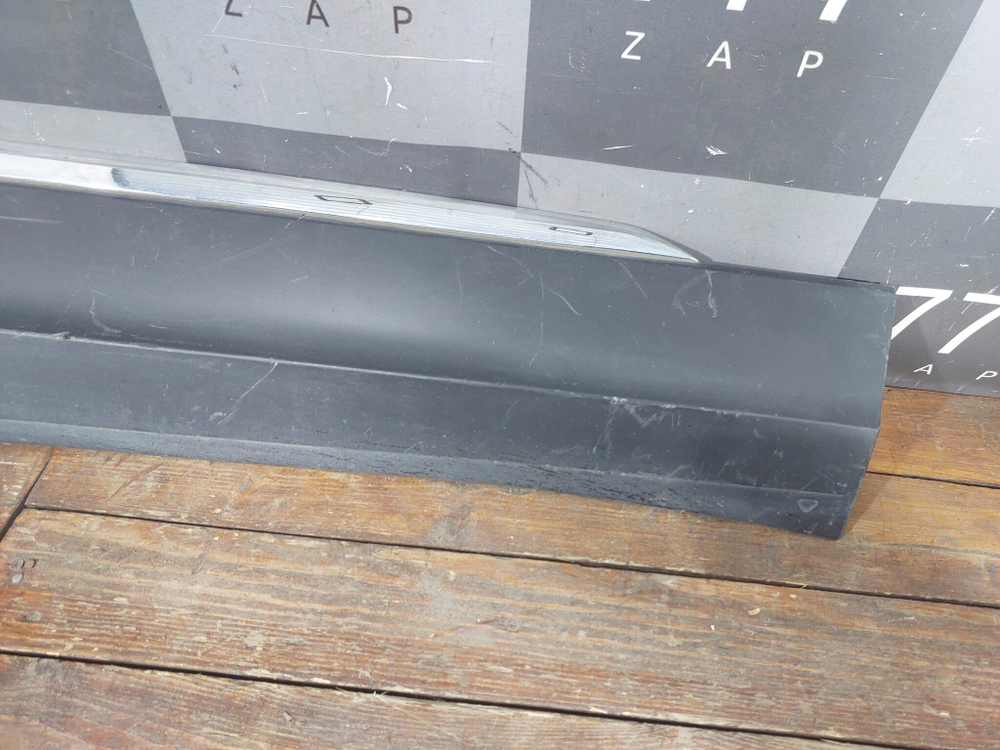 Накладка двери передней правой VW Tiguan 2 16-нв Б/У Оригинал 5NA854940P