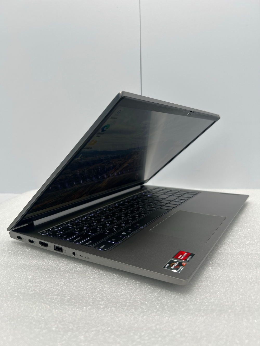 Ноутбук Lenovo ThinkBook 15 G3 ACL (21A40034RU) 15.6"/AMD Ryzen 5 5500U/RAM 8 GB/SSD 256 GB/AMD Radeon Graphics/1920х1080/IPS/DOS/Подсветка - кл:LED/серый. Состояние: B1