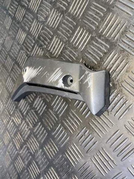 Пластик радиатора левый Yamaha FZ1 Fazer RN17