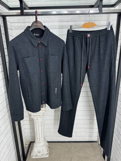 Кашемировый костюм Kiton