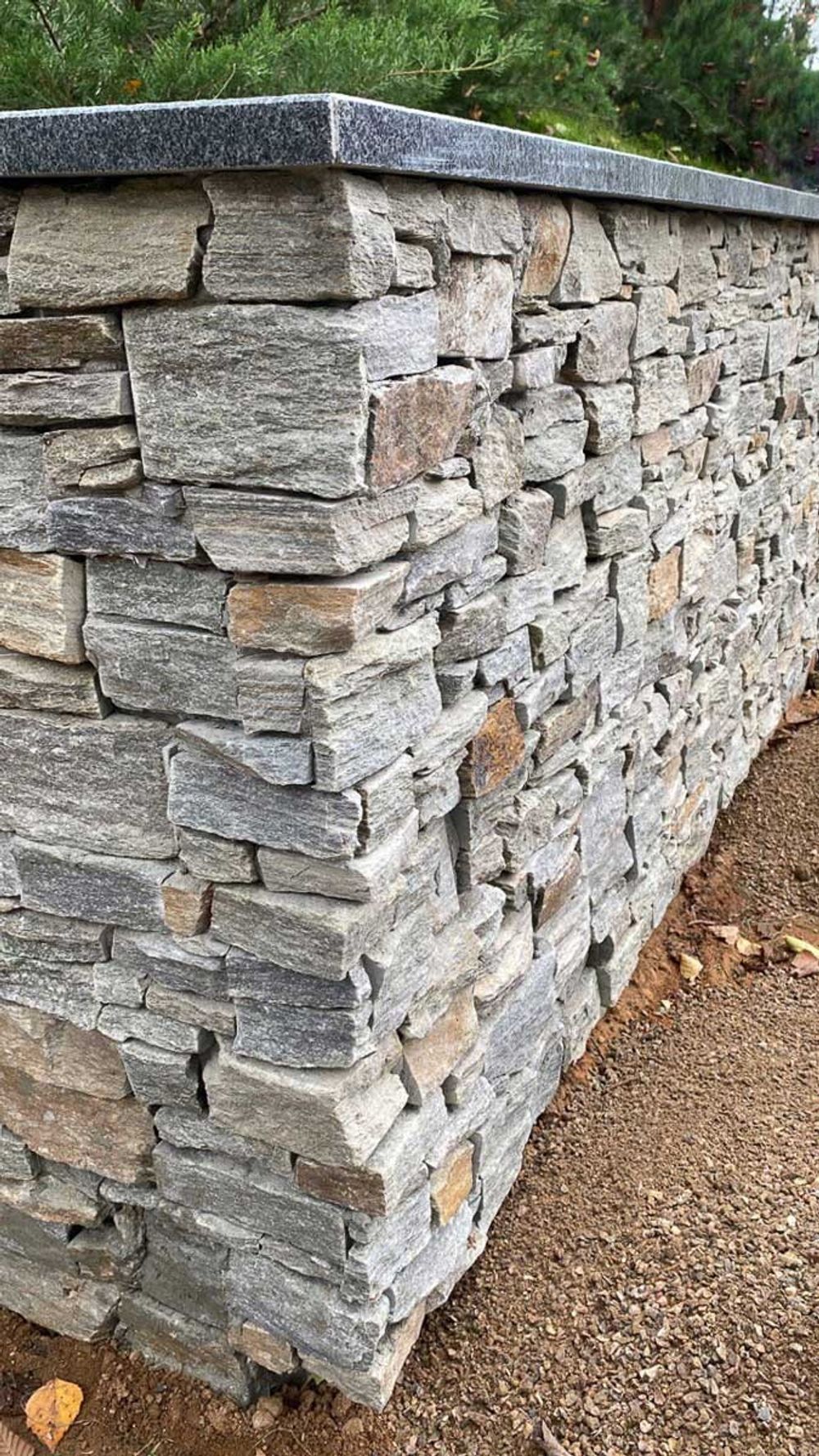 Натуральный камень Кварцит серо-зеленый Pharaon 200x550x20-40 Грубый камень