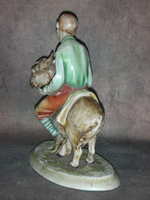 Статуэтка. Фарфор. Мальчик на ослике. Capodimonte. Италия