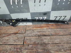 Накладка лобового стекла правая Ford Explorer 5 10-19 Б/У Оригинал BB5Z7803144AA