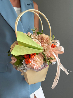 Цветочная сумочка с самолётиком