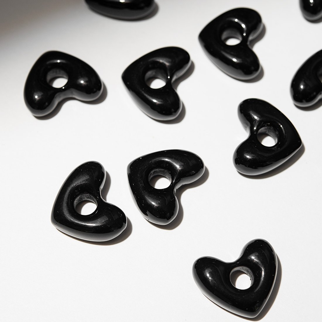 Подвеска "Черное сердце", 22*26мм, акрил