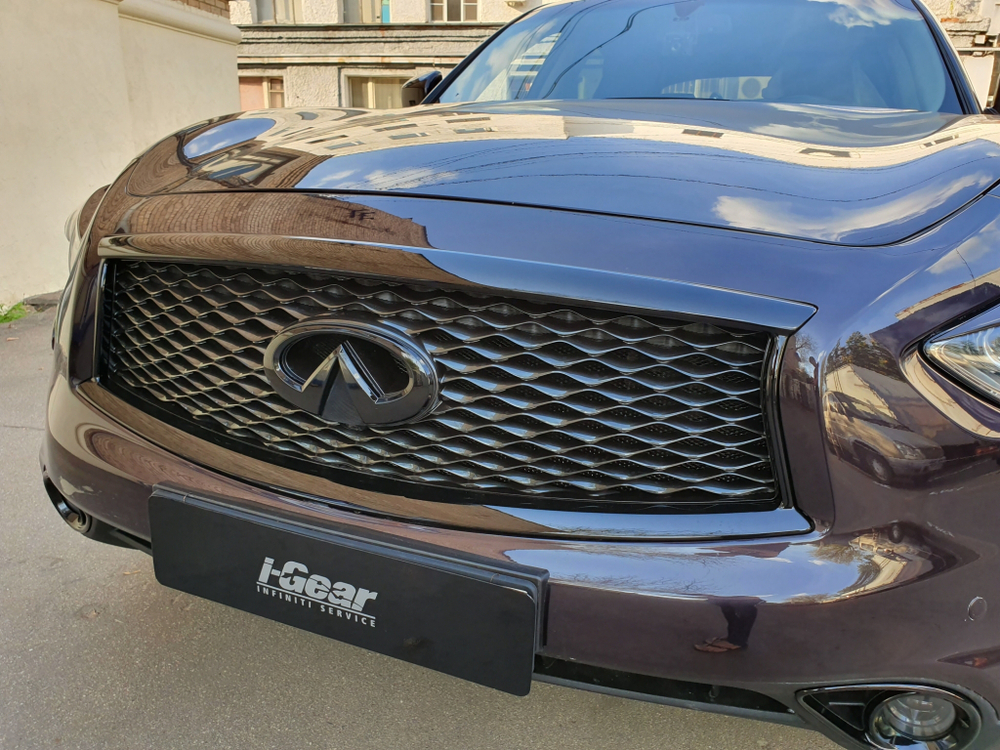 Решетка радиатора 2017 черная Infiniti QX70 FX37 FX50 FX30d