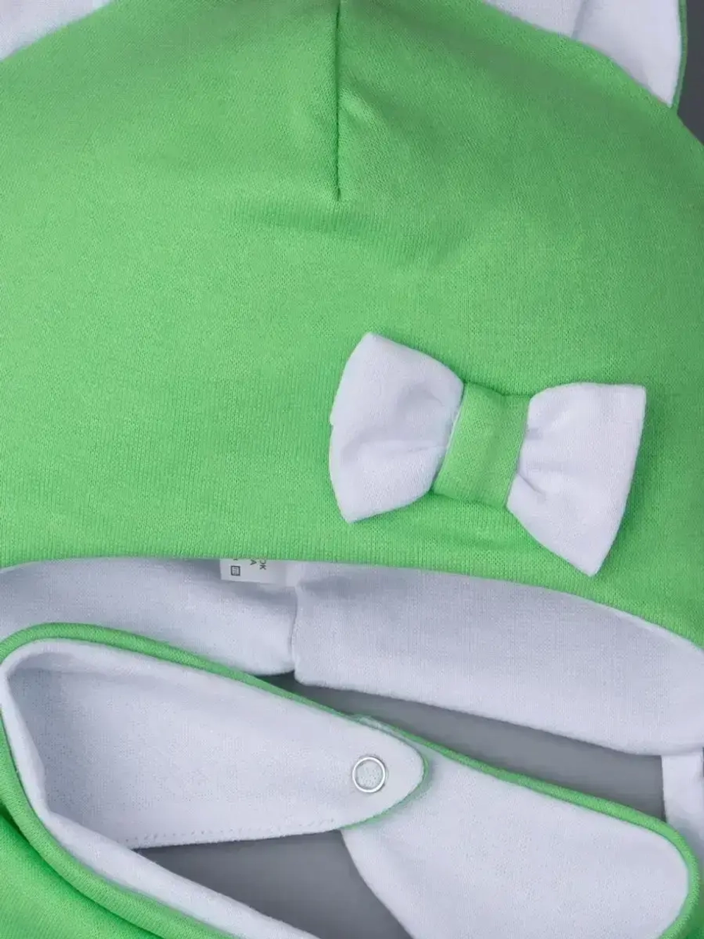 Шапка для девочки с ушками осенняя и снуд